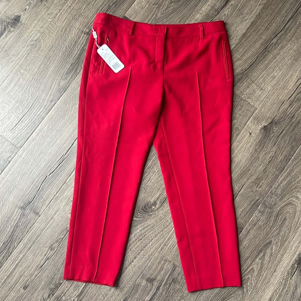 BRAND NEW AKRIS PUNTO RED PANTS SIZE 12.Zippered front pockets.